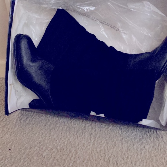 Marlon, suede /leather Scrunch boots size 8.5 style by Danielle, color black - Picture 9 of 10